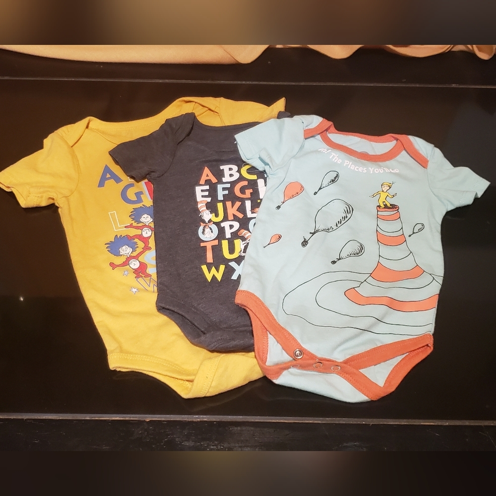 🦖Dr. Seuss Alphabet & Places Baby Onesie Bundle🦖
